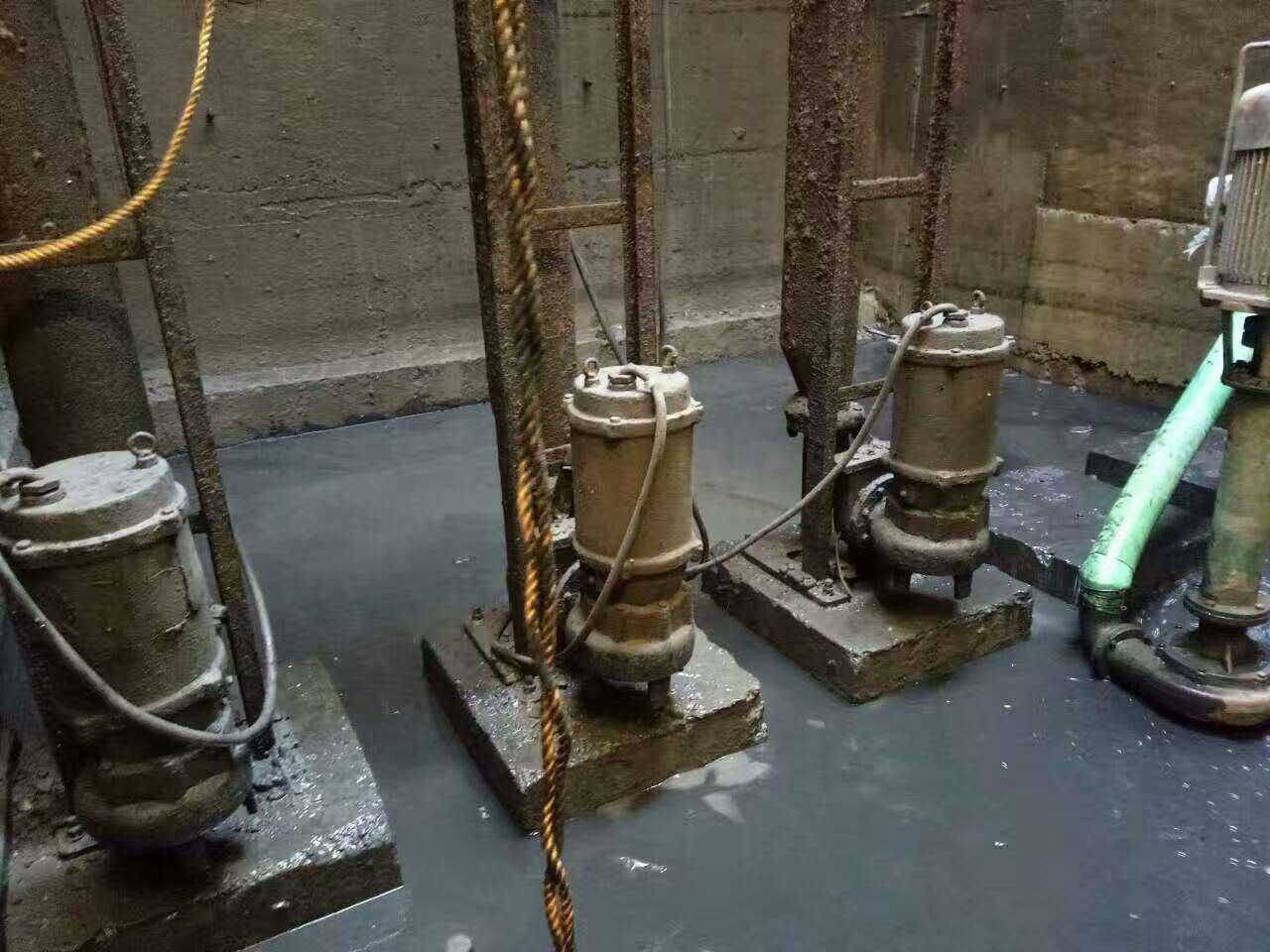 铁力污水池清理