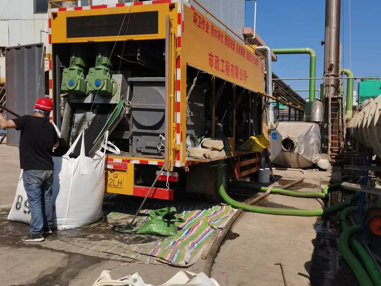 铁力淤泥压干处理